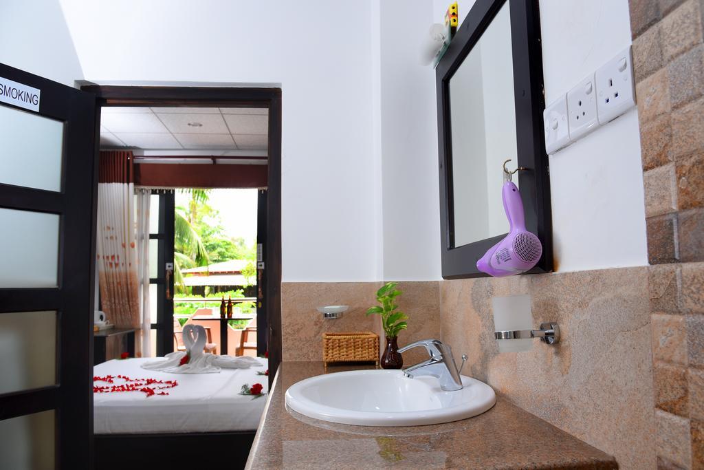 L&D Lodge Hikkaduwa Dış mekan fotoğraf