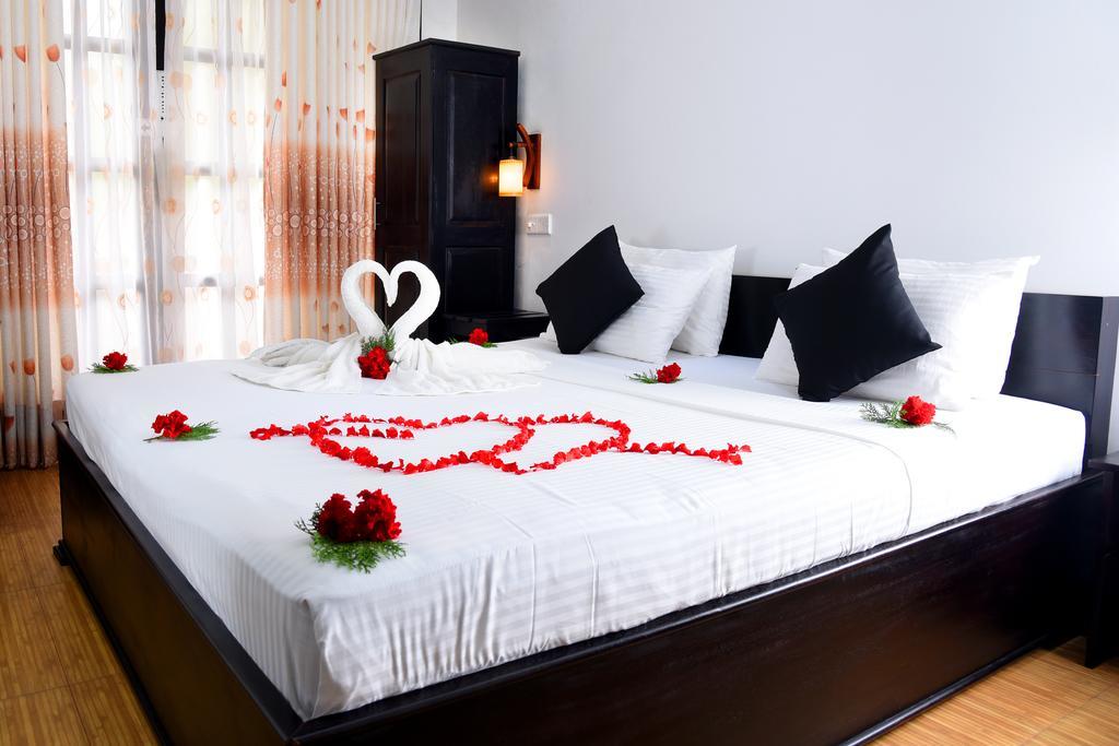 L&D Lodge Hikkaduwa Dış mekan fotoğraf