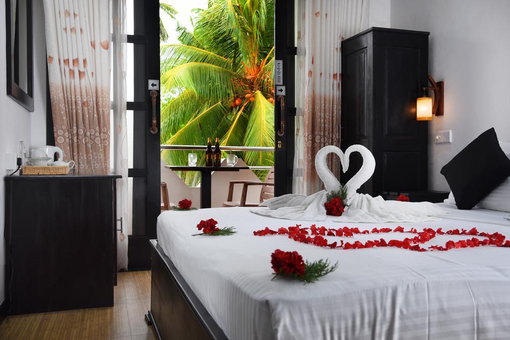 L&D Lodge Hikkaduwa Dış mekan fotoğraf